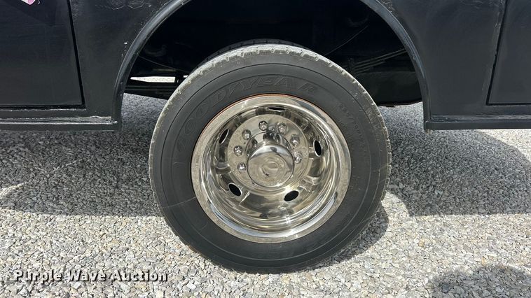 image for item FC5194 2011 Ford F550 XL Super Duty flatbed truck