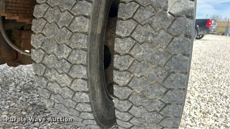 image for item FC5194 2011 Ford F550 XL Super Duty flatbed truck