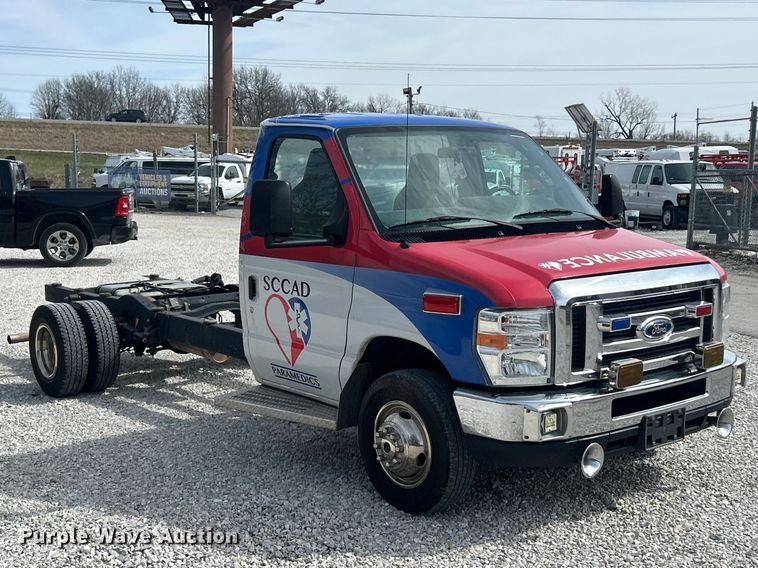 image for item FC5195 2018 Ford E450 van cab and chassis