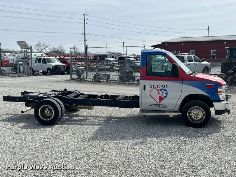 image for item FC5195 2018 Ford E450 van cab and chassis