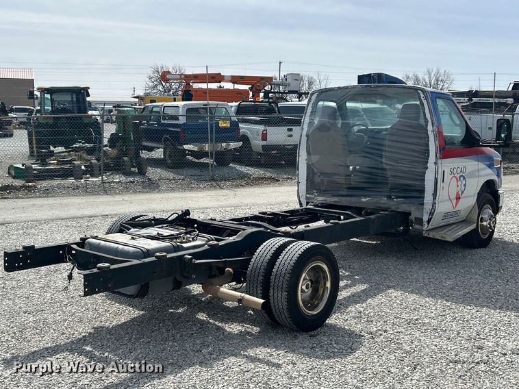 image for item FC5195 2018 Ford E450 van cab and chassis