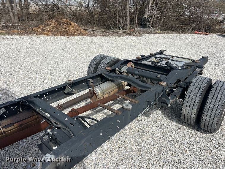 image for item FC5195 2018 Ford E450 van cab and chassis