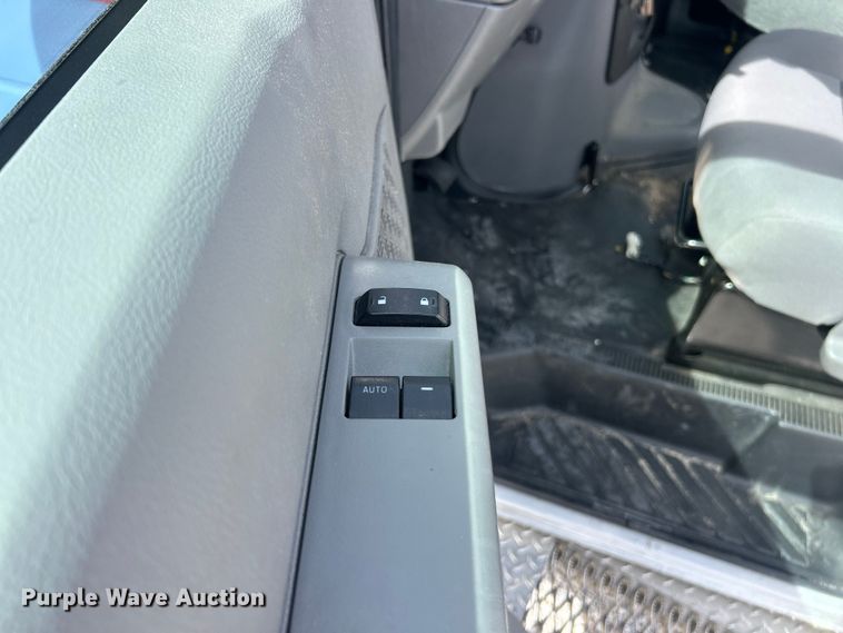 image for item FC5195 2018 Ford E450 van cab and chassis