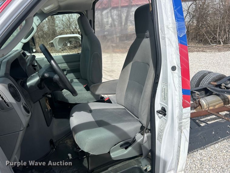 image for item FC5195 2018 Ford E450 van cab and chassis