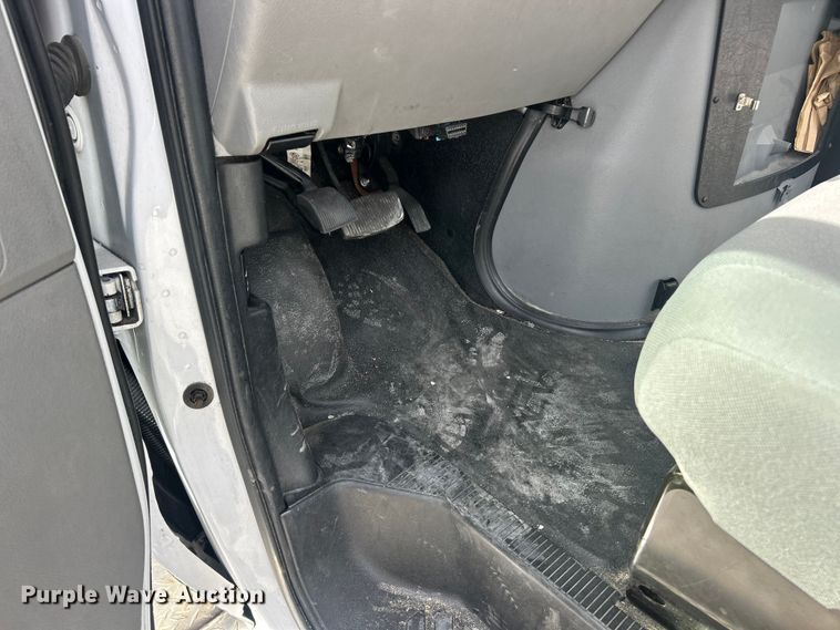 image for item FC5195 2018 Ford E450 van cab and chassis