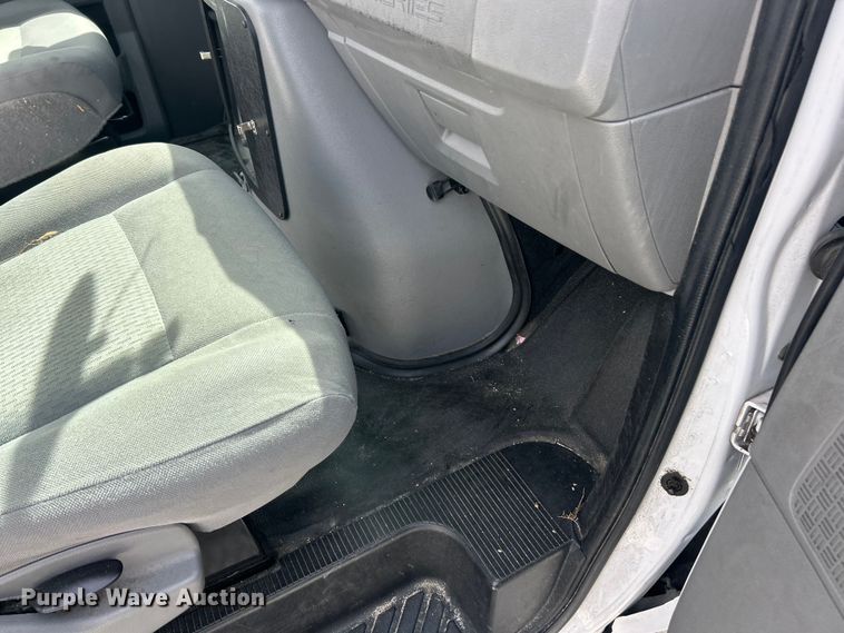 image for item FC5195 2018 Ford E450 van cab and chassis
