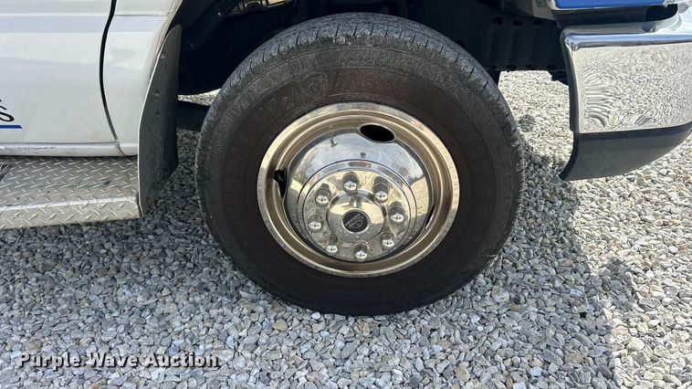 image for item FC5195 2018 Ford E450 van cab and chassis