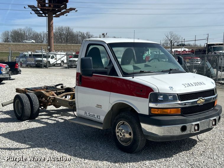 image for item FC5196 2012 Chevrolet Express 4500 van cab and chassis