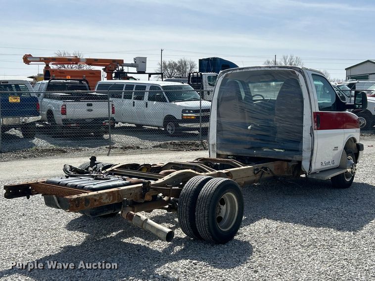 image for item FC5196 2012 Chevrolet Express 4500 van cab and chassis