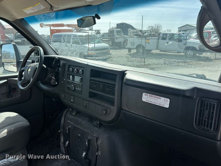 image for item FC5196 2012 Chevrolet Express 4500 van cab and chassis