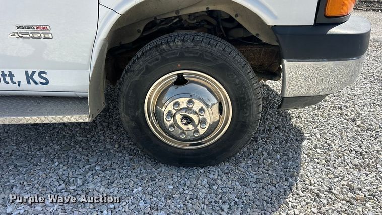 image for item FC5196 2012 Chevrolet Express 4500 van cab and chassis