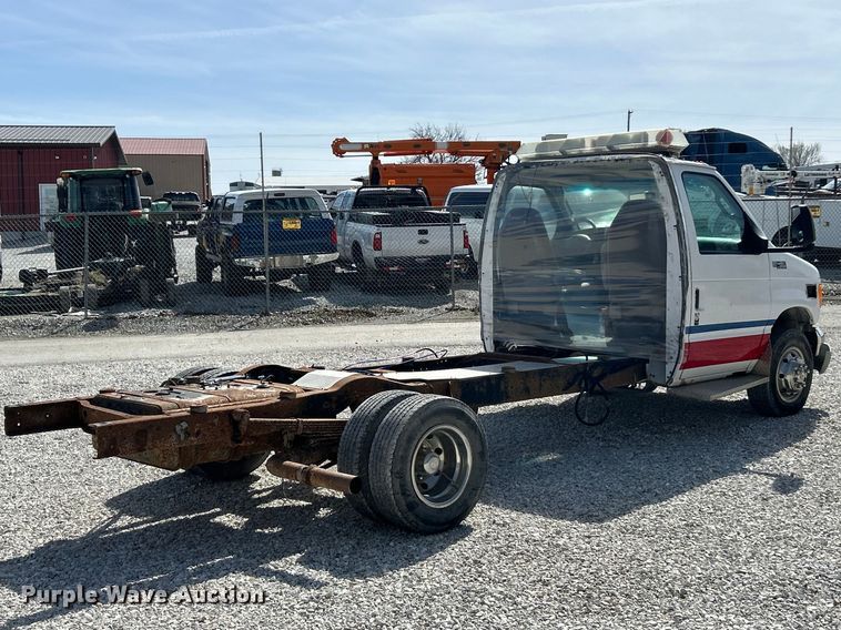 image for item FC5197 2003 Ford E450 Super Duty van cab and chassis