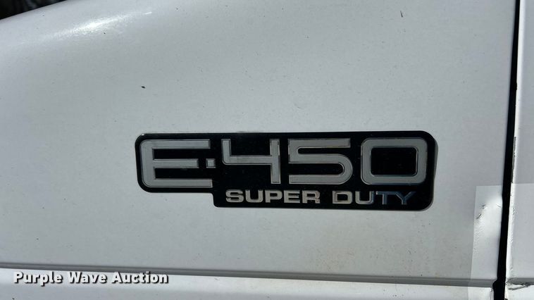 image for item FC5197 2003 Ford E450 Super Duty van cab and chassis