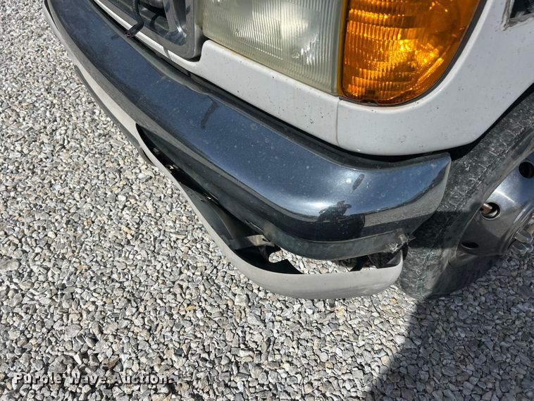 image for item FC5197 2003 Ford E450 Super Duty van cab and chassis