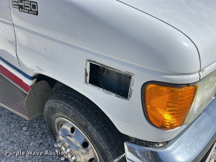 image for item FC5197 2003 Ford E450 Super Duty van cab and chassis