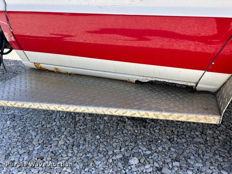 image for item FC5197 2003 Ford E450 Super Duty van cab and chassis