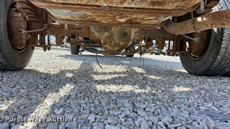 image for item FC5197 2003 Ford E450 Super Duty van cab and chassis