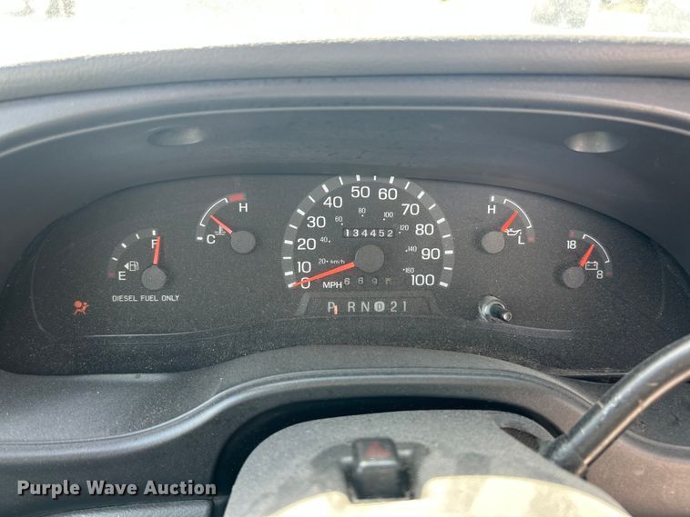 image for item FC5197 2003 Ford E450 Super Duty van cab and chassis