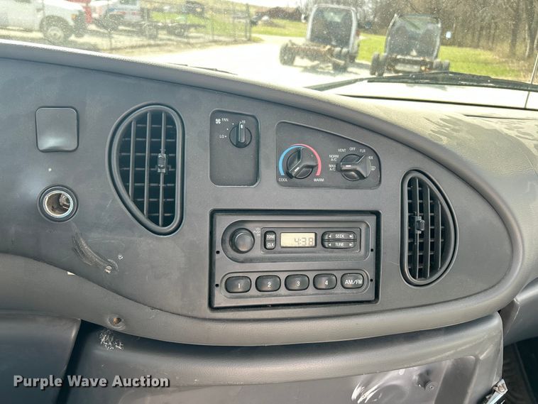 image for item FC5197 2003 Ford E450 Super Duty van cab and chassis