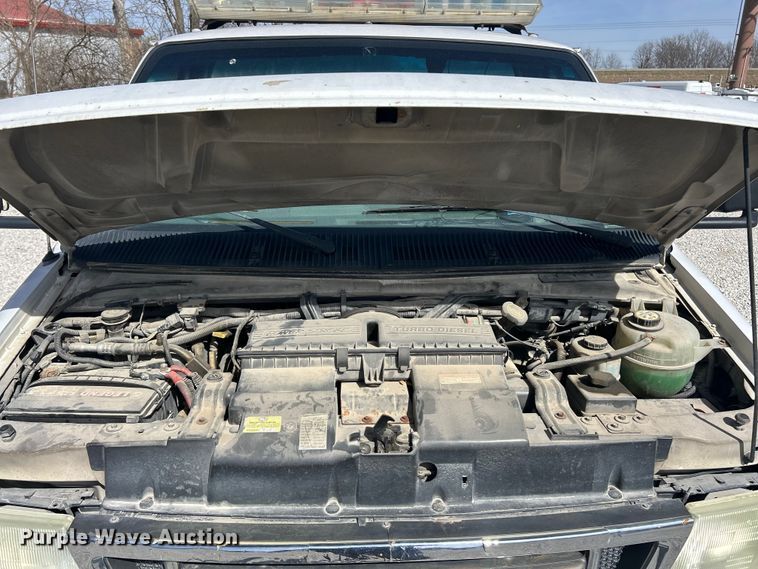 image for item FC5197 2003 Ford E450 Super Duty van cab and chassis