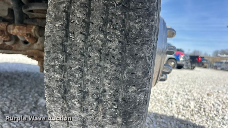 image for item FC5197 2003 Ford E450 Super Duty van cab and chassis