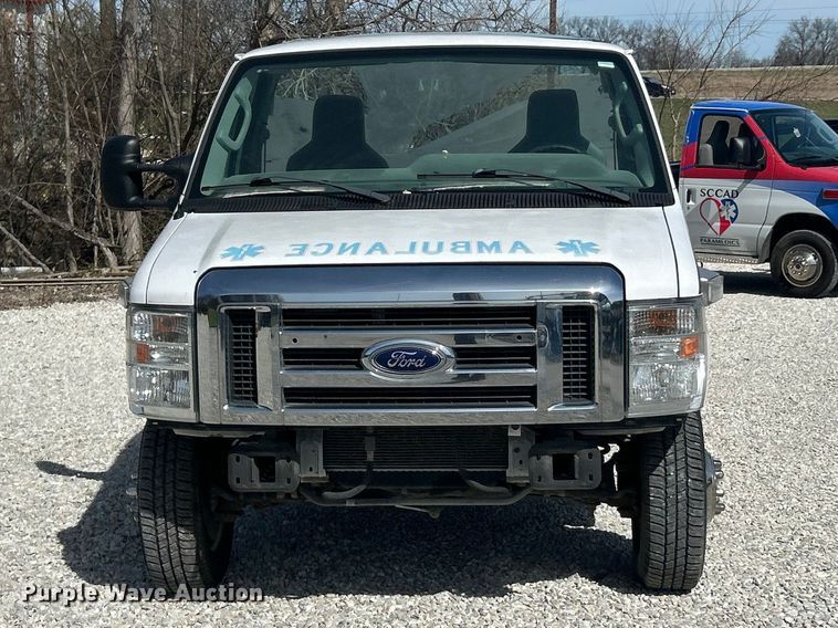 image for item FC5198 2016 Ford E450 Super Duty van cab and chassis