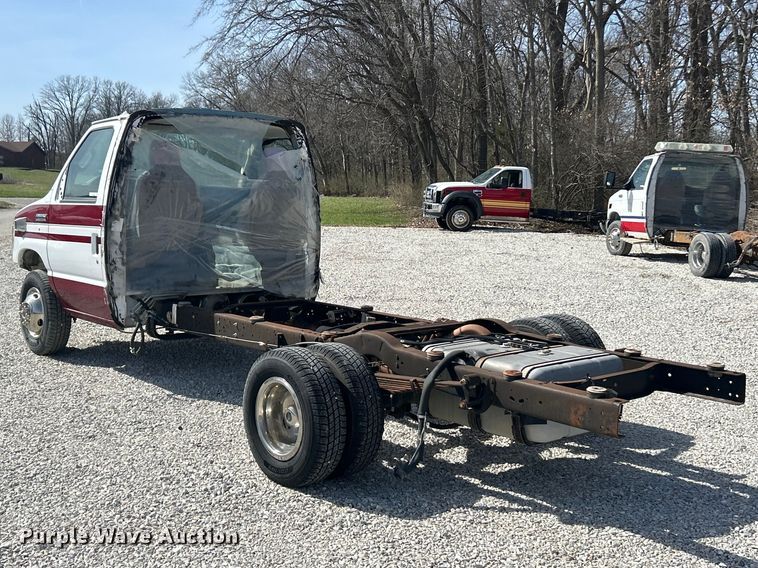 image for item FC5198 2016 Ford E450 Super Duty van cab and chassis