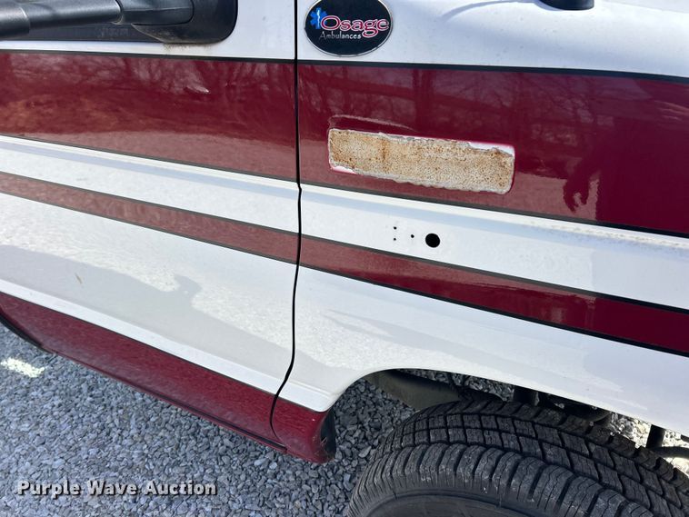 image for item FC5198 2016 Ford E450 Super Duty van cab and chassis