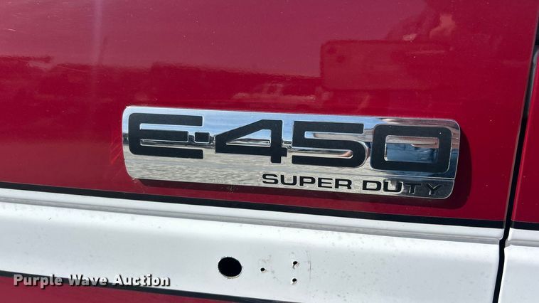 image for item FC5198 2016 Ford E450 Super Duty van cab and chassis