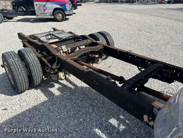 image for item FC5198 2016 Ford E450 Super Duty van cab and chassis