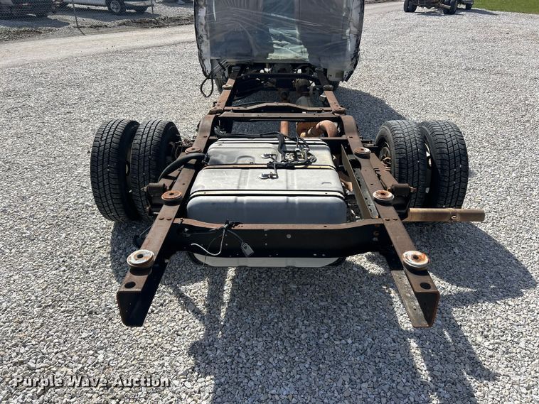 image for item FC5198 2016 Ford E450 Super Duty van cab and chassis