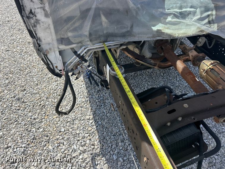 image for item FC5198 2016 Ford E450 Super Duty van cab and chassis