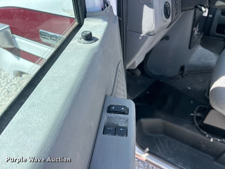 image for item FC5198 2016 Ford E450 Super Duty van cab and chassis