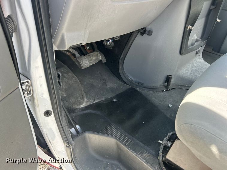 image for item FC5198 2016 Ford E450 Super Duty van cab and chassis