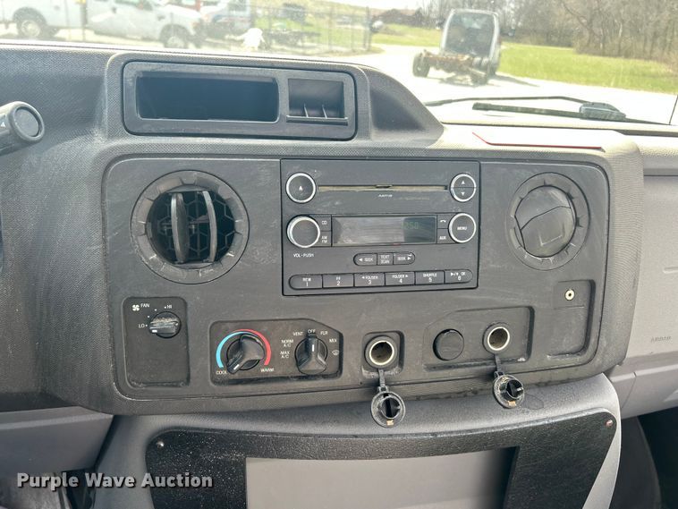 image for item FC5198 2016 Ford E450 Super Duty van cab and chassis