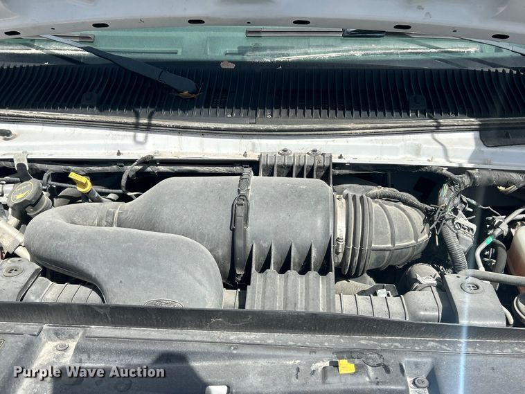 image for item FC5198 2016 Ford E450 Super Duty van cab and chassis