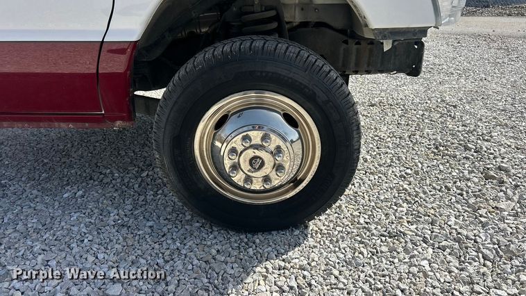 image for item FC5198 2016 Ford E450 Super Duty van cab and chassis