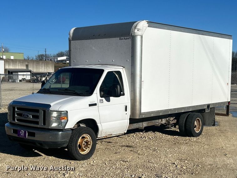 image for item FC5209 2015 Ford E450 Super Duty box truck
