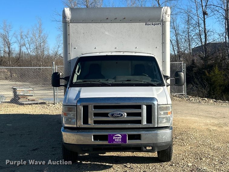 image for item FC5209 2015 Ford E450 Super Duty box truck