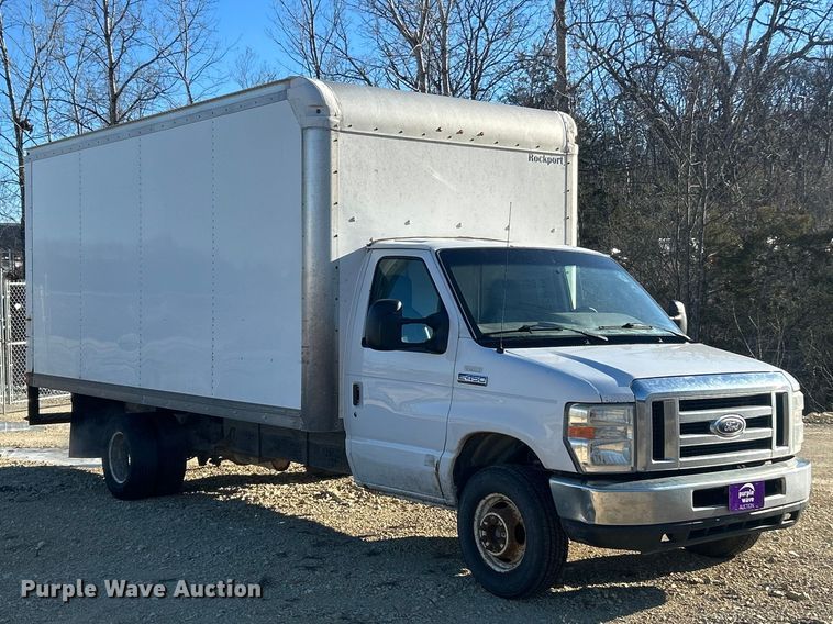 image for item FC5209 2015 Ford E450 Super Duty box truck