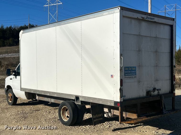 image for item FC5209 2015 Ford E450 Super Duty box truck