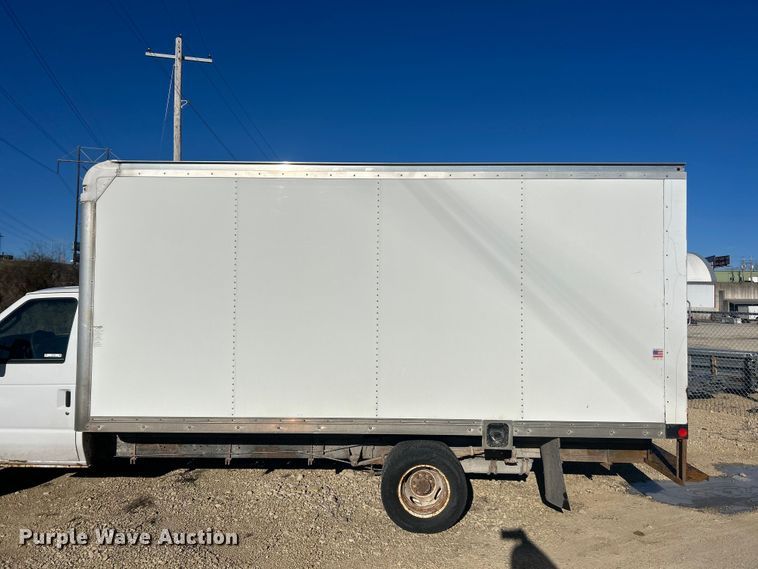 image for item FC5209 2015 Ford E450 Super Duty box truck