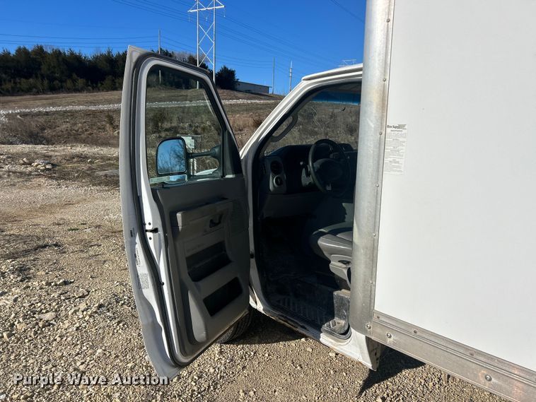 image for item FC5209 2015 Ford E450 Super Duty box truck