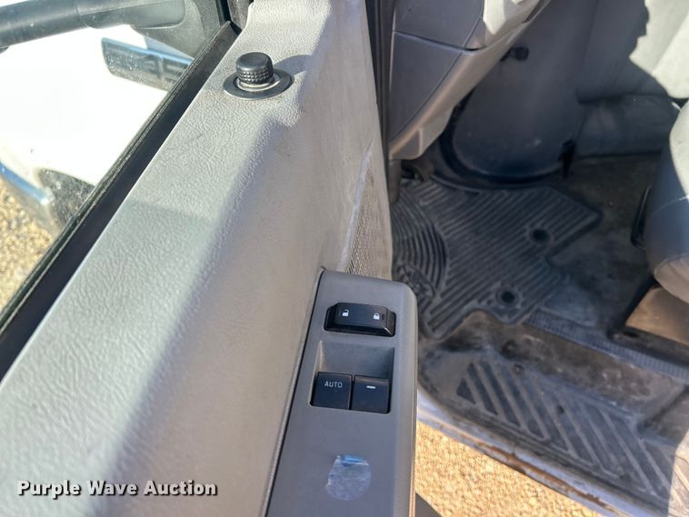 image for item FC5209 2015 Ford E450 Super Duty box truck