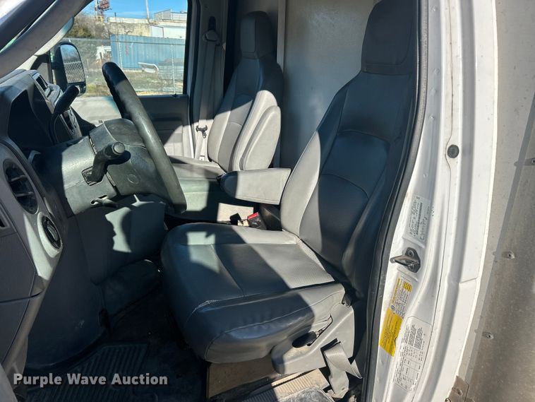 image for item FC5209 2015 Ford E450 Super Duty box truck