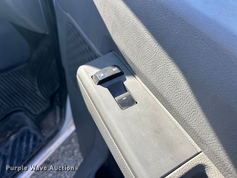 image for item FC5209 2015 Ford E450 Super Duty box truck