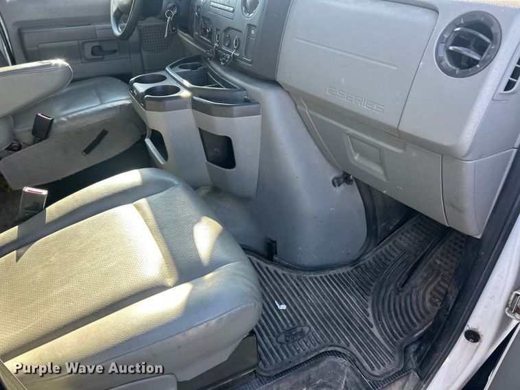 image for item FC5209 2015 Ford E450 Super Duty box truck