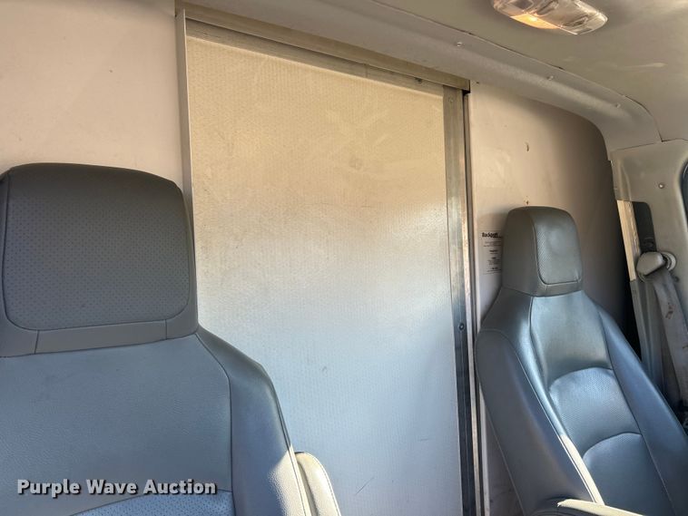 image for item FC5209 2015 Ford E450 Super Duty box truck