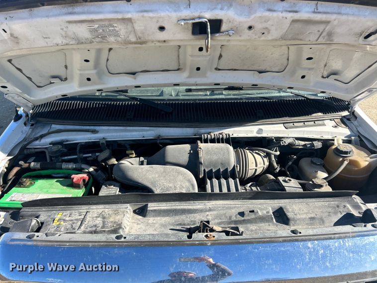 image for item FC5209 2015 Ford E450 Super Duty box truck