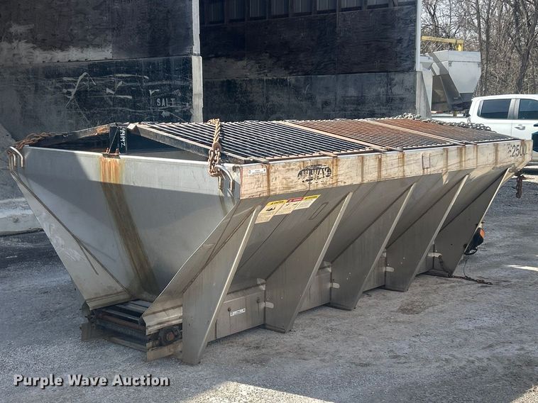 image for item FC5221 Hi-Way E2500 spreader